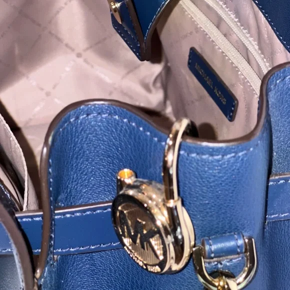 MICHAEL KORS HAMILTON MED SATCHEL- NAVY - Picture 9 of 15